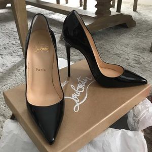 Like New! Christian Louboutin size 37